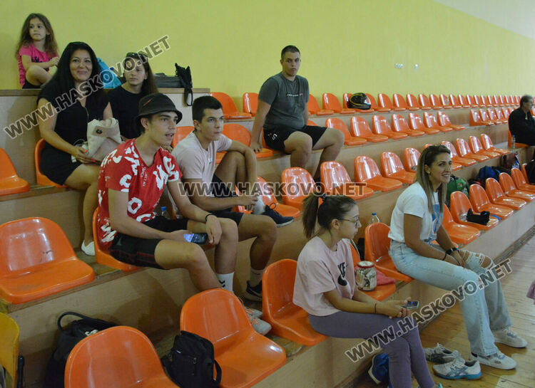 Атанас Атанасов на хандбален благотворителен турнир в Хасково