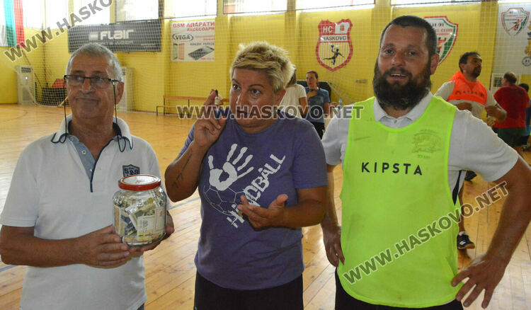 Атанас Атанасов на хандбален благотворителен турнир в Хасково