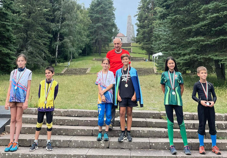 4 медала за хасковските ориентировачи от състезания в Родопите