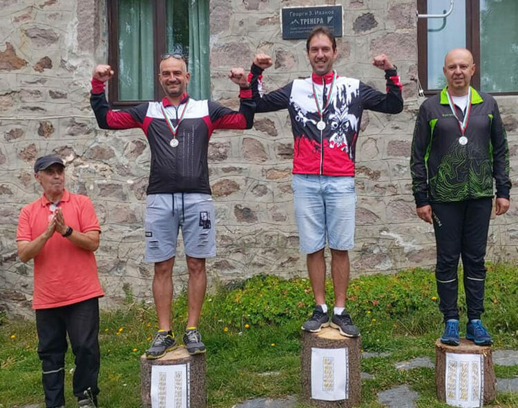 4 медала за хасковските ориентировачи от състезания в Родопите