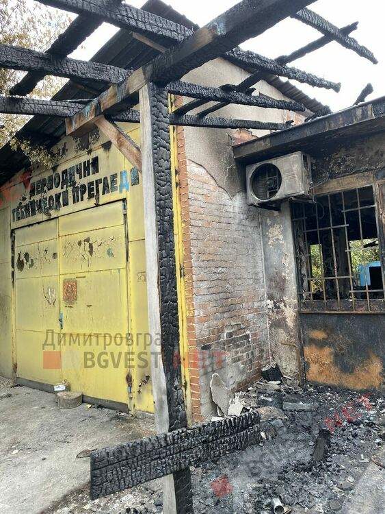 Пункт за технически прегледи и два автосервиза изгоряха в Димитровград