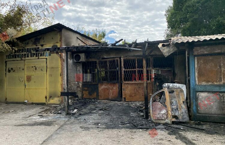 Пункт за технически прегледи и два автосервиза изгоряха в Димитровград