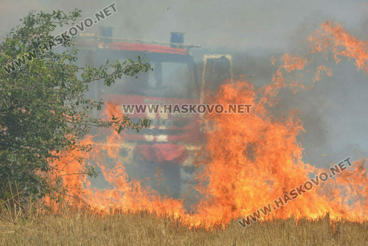 Частично бедствено положение в Любимец и Харманли, пристига булдозер и викат армията на помощ