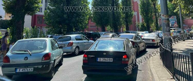 Отново задръствания в центъра на Хасково в началото на седмицата