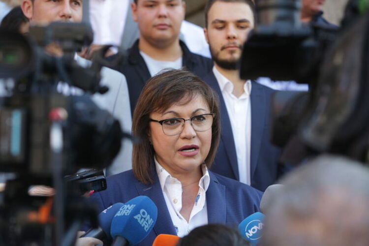 Нинова регистрира БСП за изборите с "Газпром" на уста