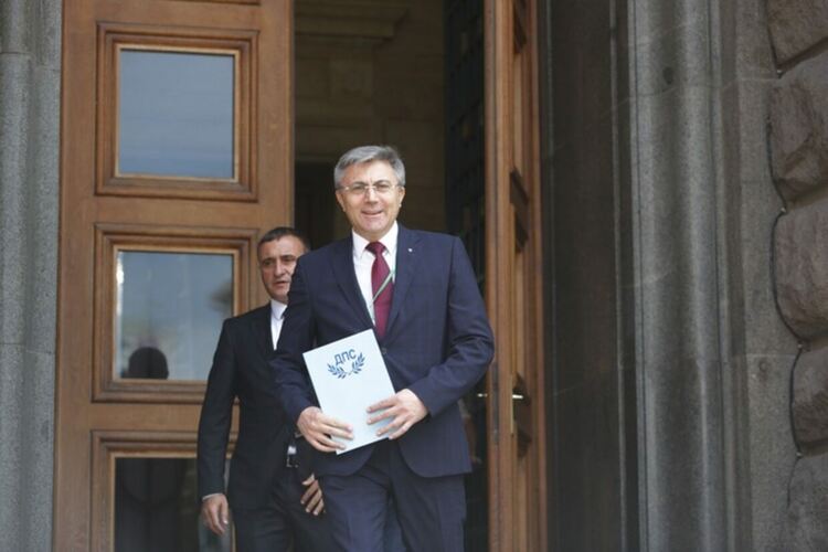 ДПС се регистрира за предсрочните избори с нагласа за победа