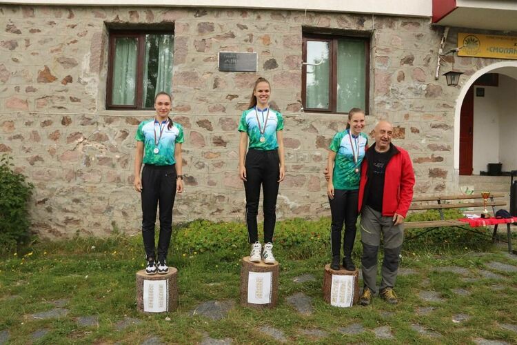 В Смолян се проведе традиционното състезание по ориентиране за купата на "Тренера-2022 "