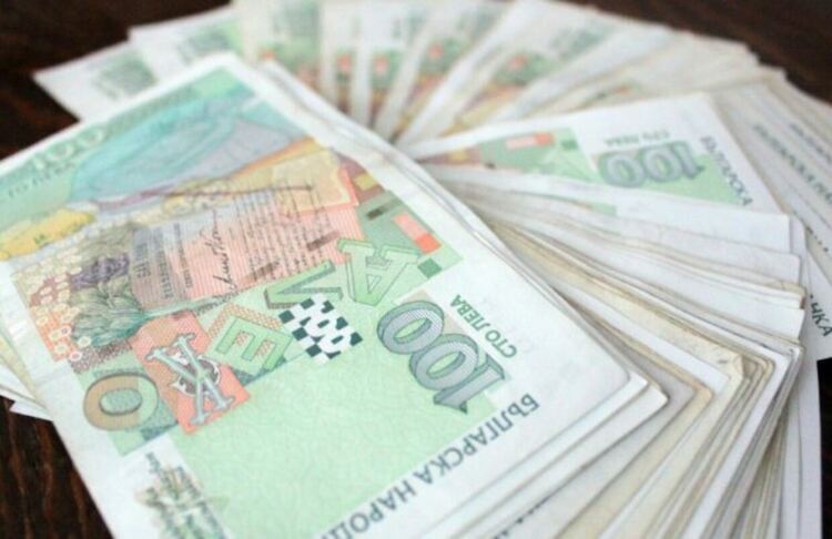 Задържаха познайник на полицията, задигнал над 2000 лева от кола