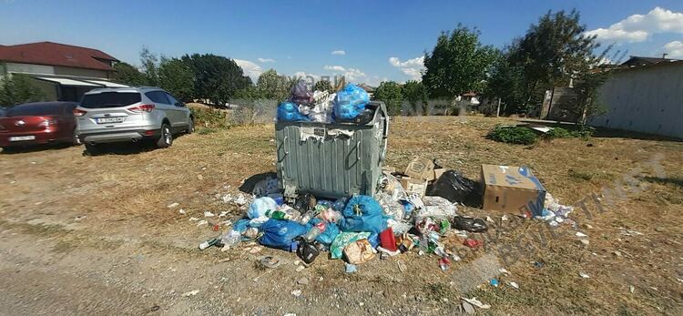 Ултиматум от Резбарци: Ако днес не вдигнете боклука,го стоварваме пред Общината!