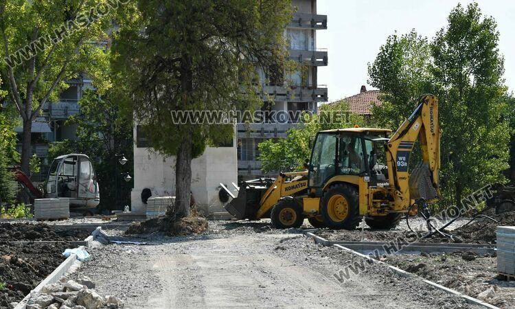 Алеите, осветлението и спортните площадки в парка над ДНА вече са оформени