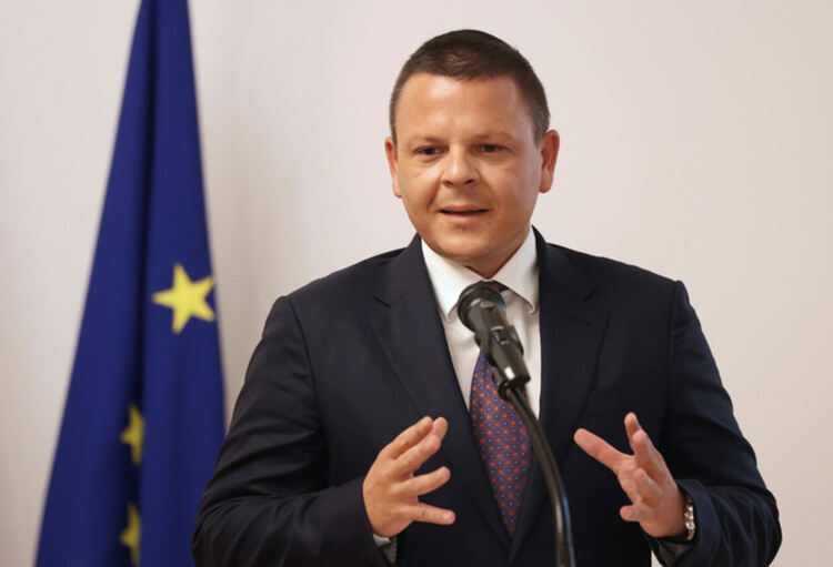 Не е проблемът в осигуряването на газ, а на каква цена, заяви служебният министър Алексиев