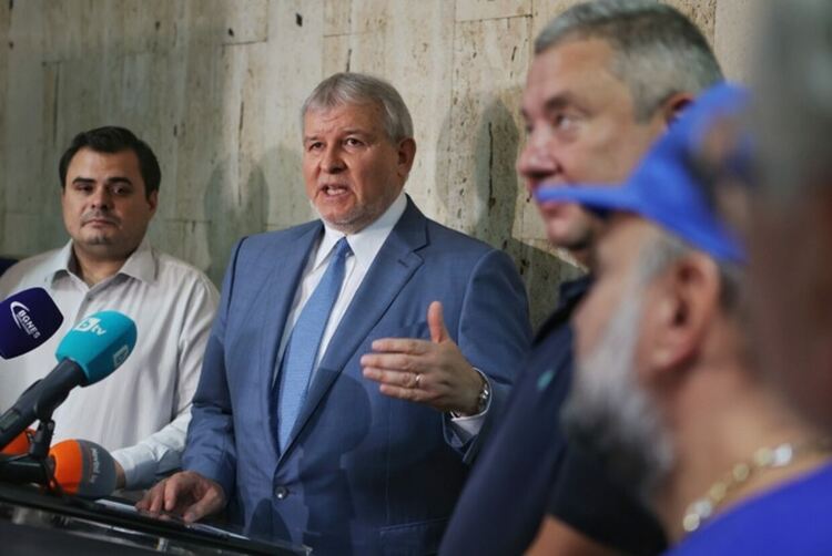 СДС обявиха, че са под атака - дават сградата на европейските делегирани прокурори