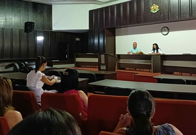 Кметът разясни защо е необходимо да бъде теглен заем от 500 000 лв. 