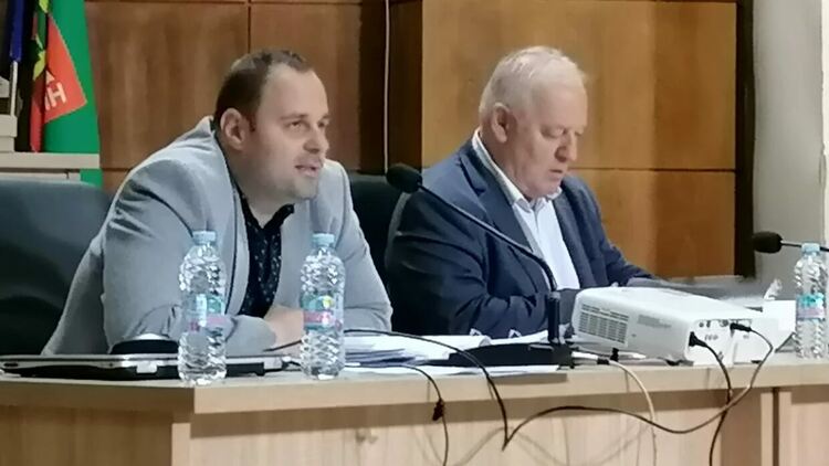 Общински съвет-Смолян се събира на 25-ти август, ще нищят общия устройствен план  и ползването на дървесина от общинските гори