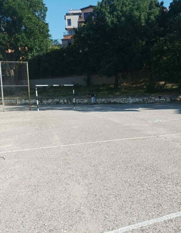 Изграждат модерни спортни площадки в две асеновградски училища