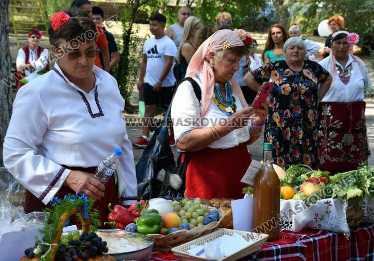 Показаха даровете на природата в Празник на плодородието