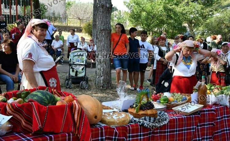 Показаха даровете на природата в Празник на плодородието