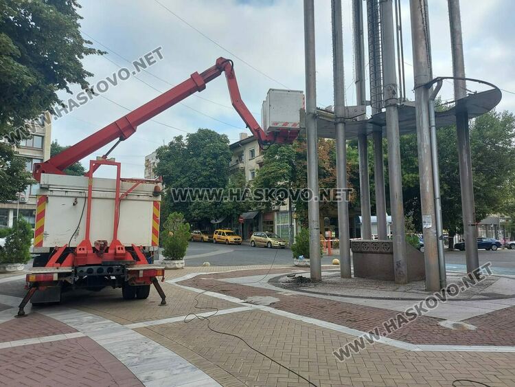 Ремонт започна на часовника до „Аида“