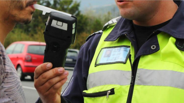 Арест за надрусан сириец без книжка, опитал да подкупи полицай