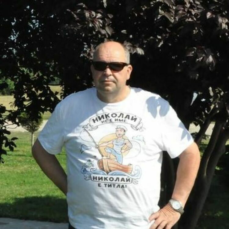 Собственикът на помляния   джип в Смолян: "Ако го нямаше джипа, младият шофьор щеше да връхлети в кухнята ни.Чудо, е че няма жертви" / обновена/