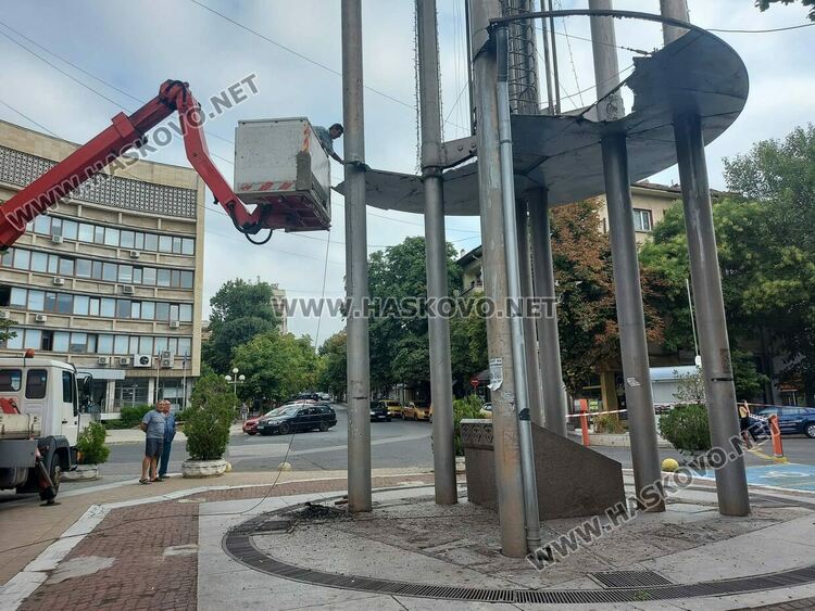 Ремонт започна на часовника до „Аида“