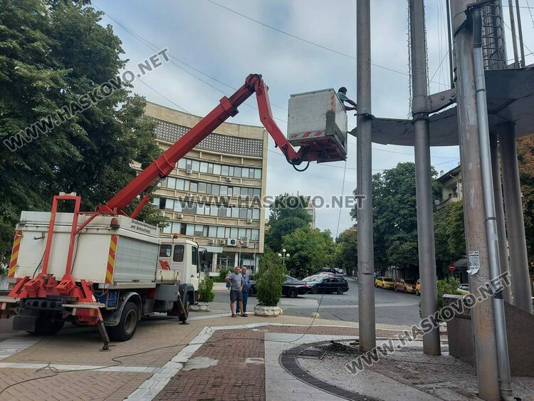 Ремонт започна на часовника до „Аида“