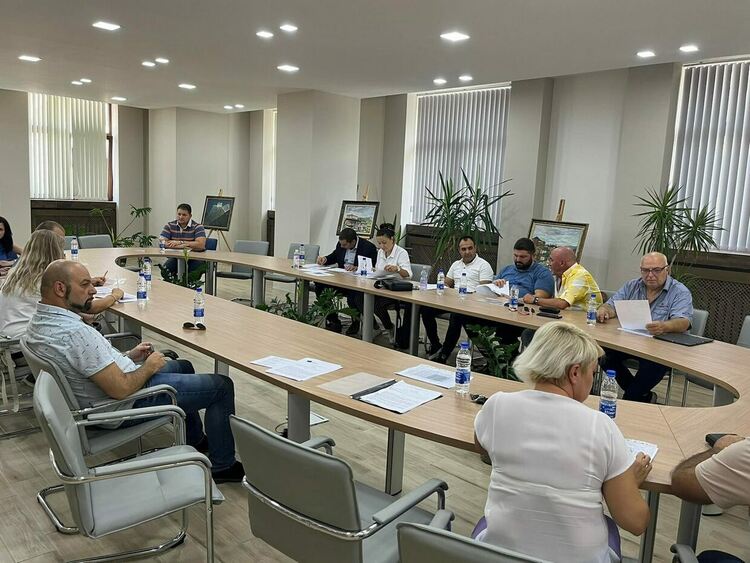 Кметът на Асеновград проведе консултации за съставите на СИК