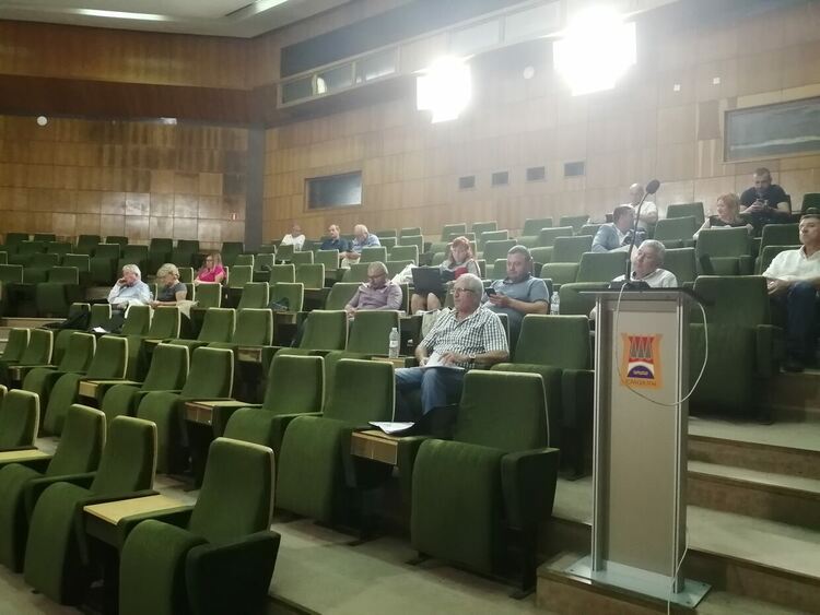 Цена от 3.74 лв. за кубик вода иска "ВиК"! Бурни дебати в Общинския съвет на Смолян, няма решение 