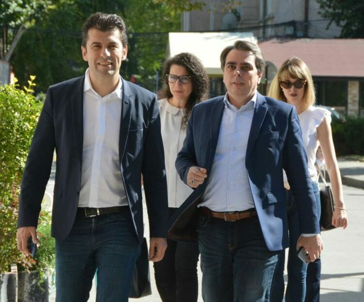 "Продължаваме Промяната" определи водачите на листи 