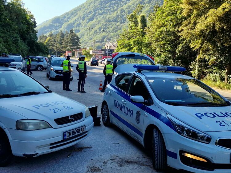 Операции по метода на широкообхватния контрол за безопасно движение се провеждат в областта