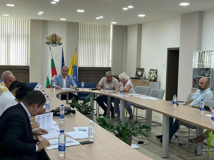 Кметът на Асеновград проведе консултации за съставите на СИК