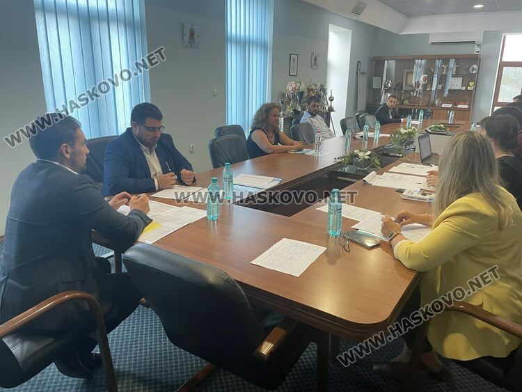 Партиите се разбраха за местата в 153 секции в община Хасково