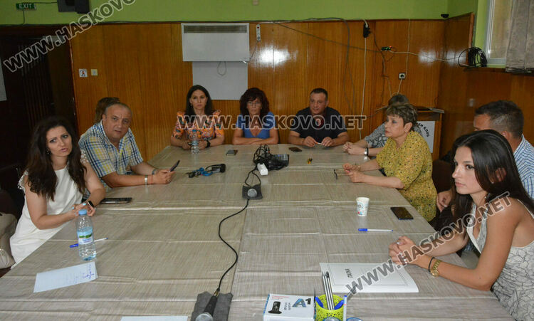 Шест кандидат-депутатски листи са регистрирани вече в РИК-Хасково