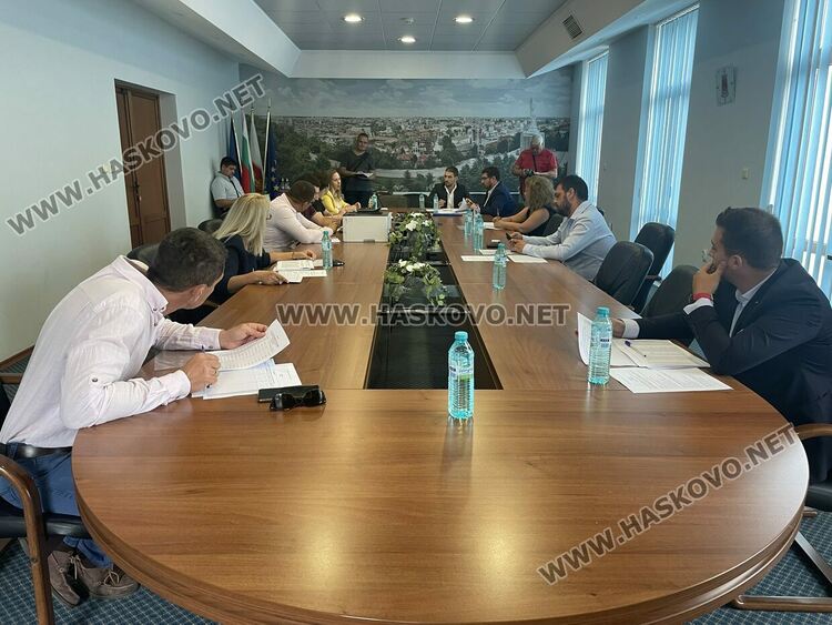 Партиите се разбраха за местата в 153 секции в община Хасково