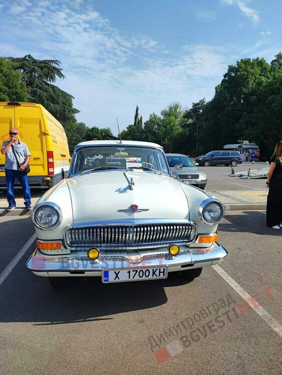 Ретро возила грабнаха погледите на димитровградчани