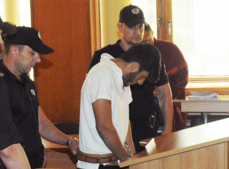 15-годишният Омар остава в ареста