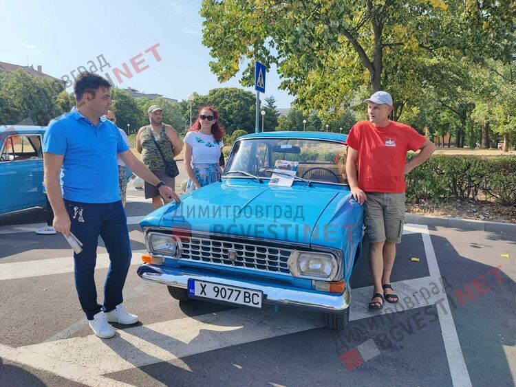 Ретро возила грабнаха погледите на димитровградчани