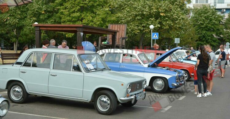 Ретро возила грабнаха погледите на димитровградчани