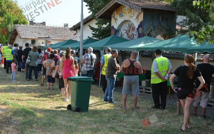 За 9-та поредна година курбан за димитровградчани раздаде кметът Иво Димов