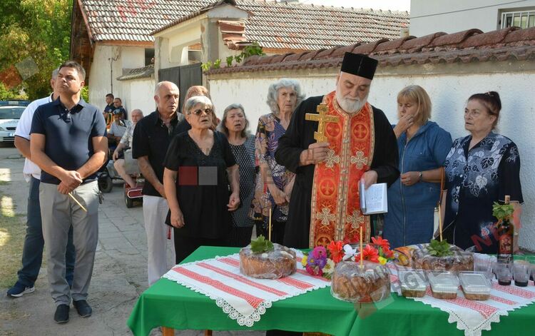 За 9-та поредна година курбан за димитровградчани раздаде кметът Иво Димов