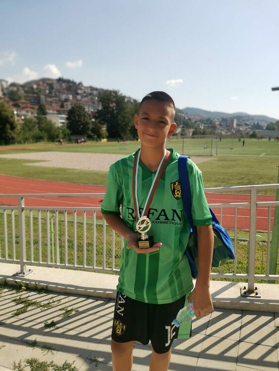 Малките футболисти от ,,Ботев”- Дебър завоюваха второ място на ,,Смолян Къп 2022”