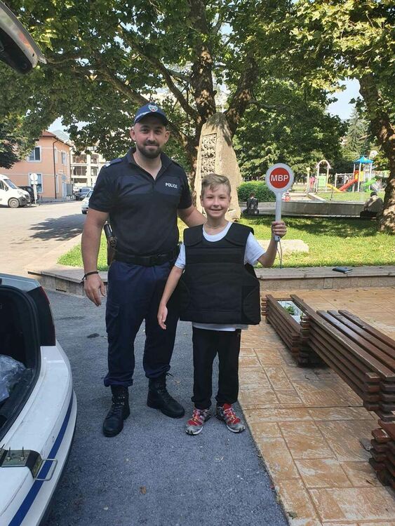 Украински деца гостуваха в Областна дирекция на МВР-Смолян и се запознаха с полицейската професия 