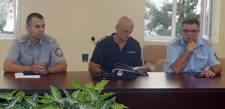 Следят за агитация на работното място за изборите 