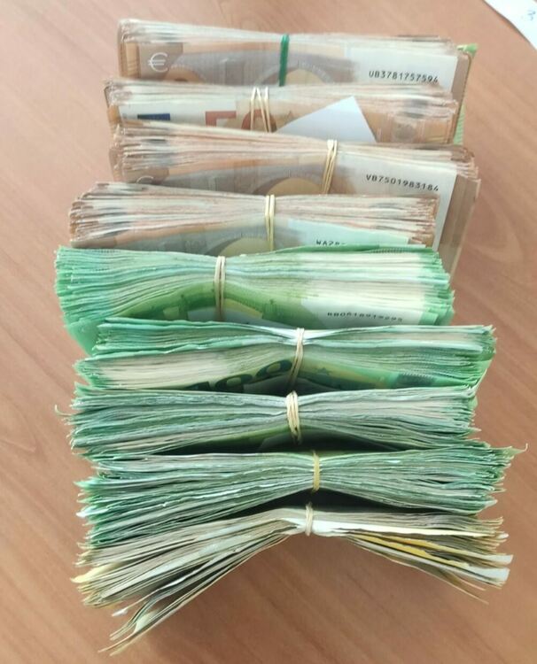 Недекларирана валута за над 145 000 лева е открита в камион