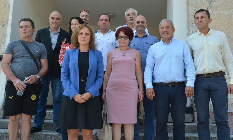 Катя Панева отново води листата на „Демократична България“