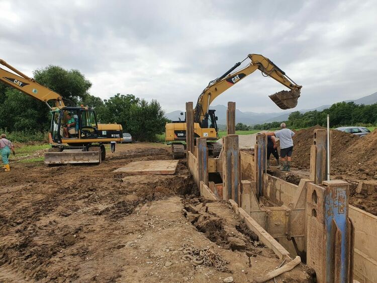 Финализират изграждането на дренажа за допълнителна вода в село Червен 