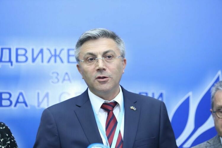 Карадайъ води листите на ДПС в Кърджали и Шумен, Делян Пеевски – в Благоевград и Пазарджик