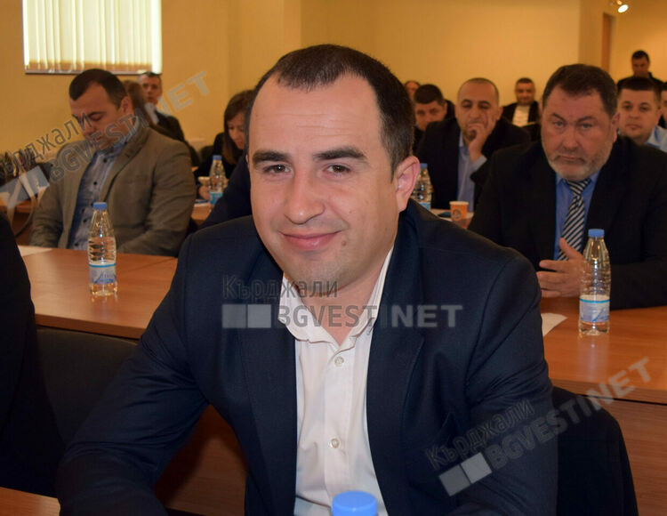 Кадир Мустафов