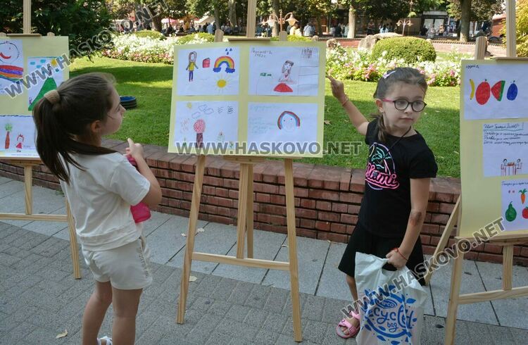 Изложба и награди на финала на „Лято в библиотеката“ в Хасково