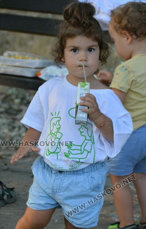 Кучешката площадка в „Кенана“ вече с осветление, кош и табели